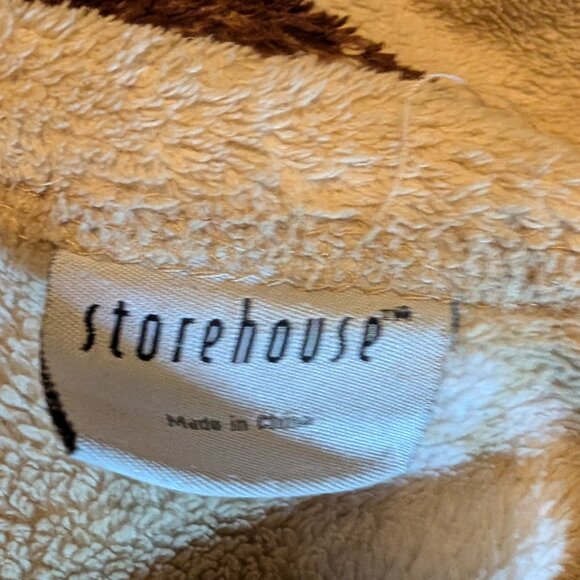 PAW PRINT PLUSHNESS (blanket/throw) - Picture 2 of 2